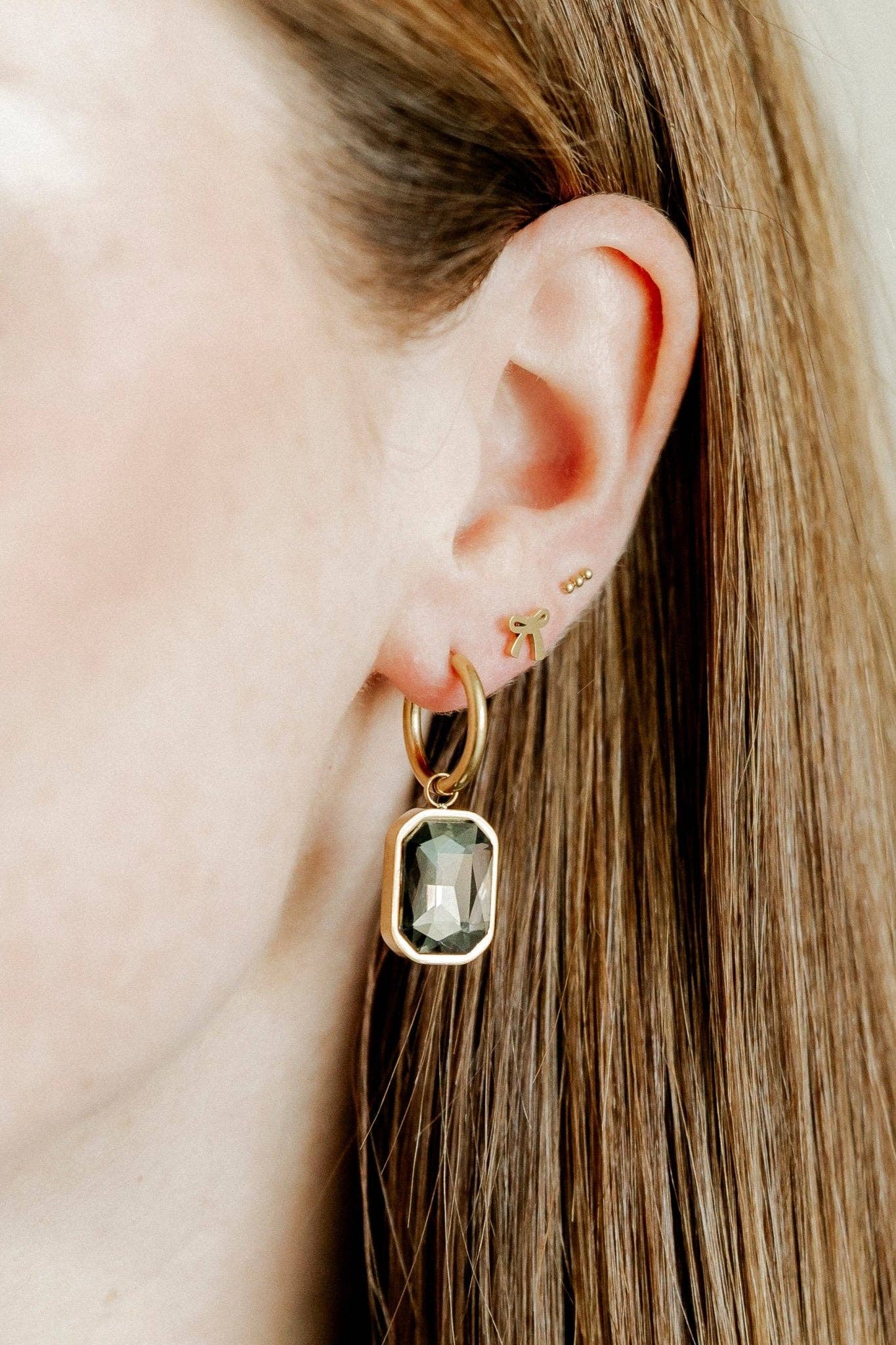 Screwback Stud Earrings - Ruby Bow