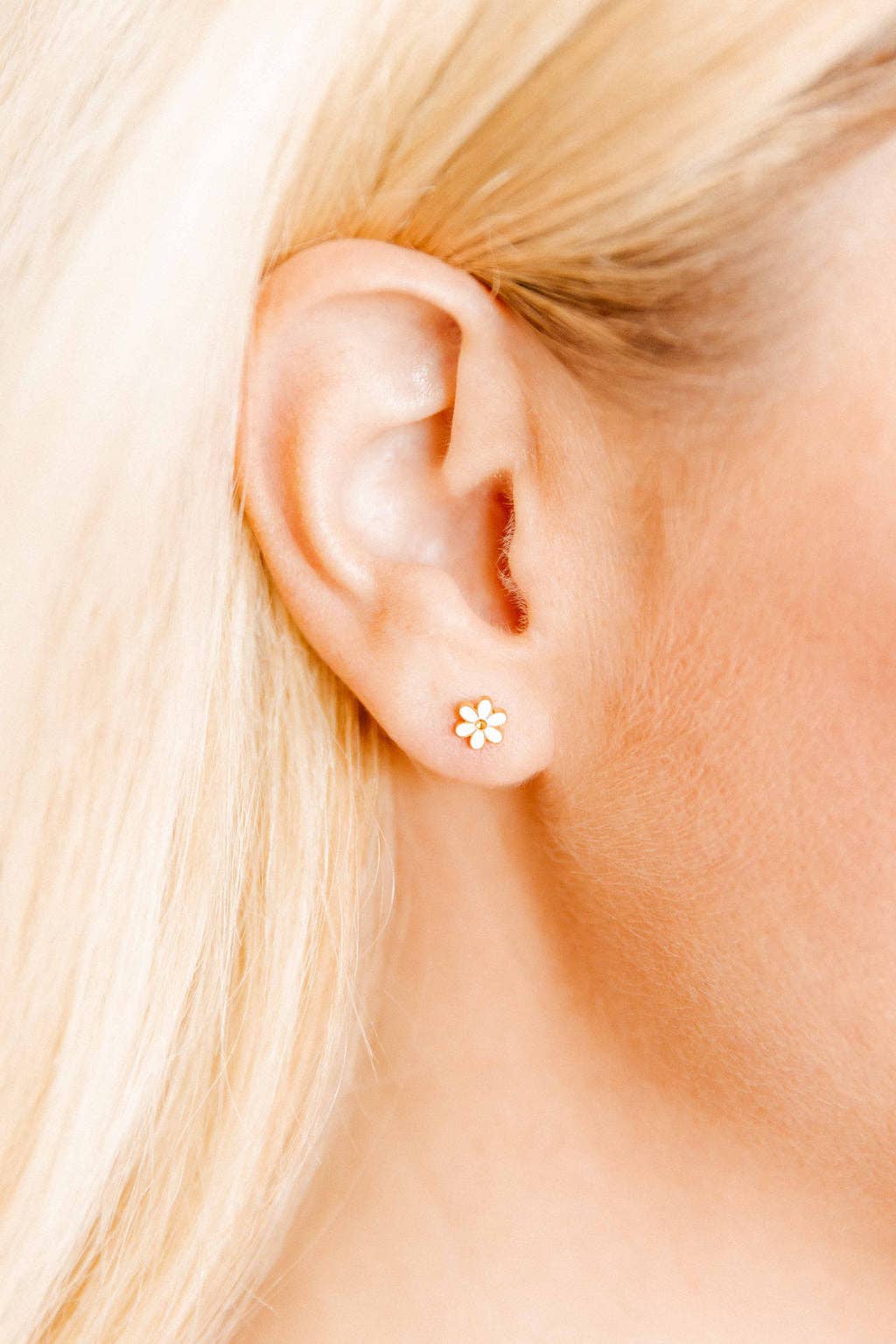 Screwback Stud Earrings - Alli White