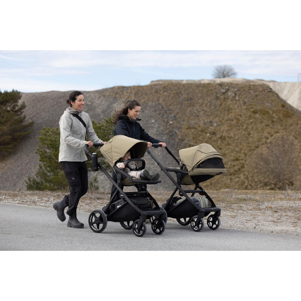 Thule Charm Stroller with Newborn Insert - Baby Biz