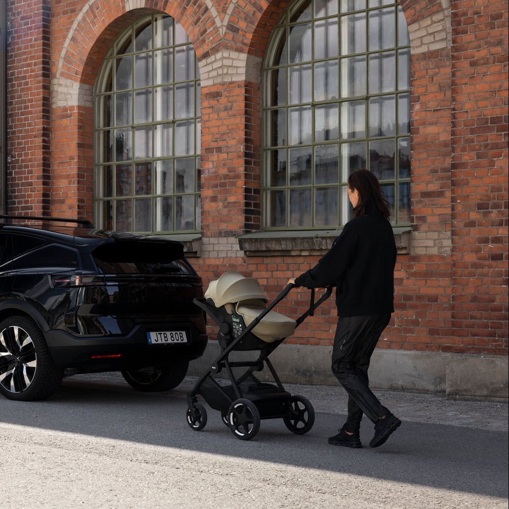 Thule Charm Stroller with Newborn Insert - Baby Biz