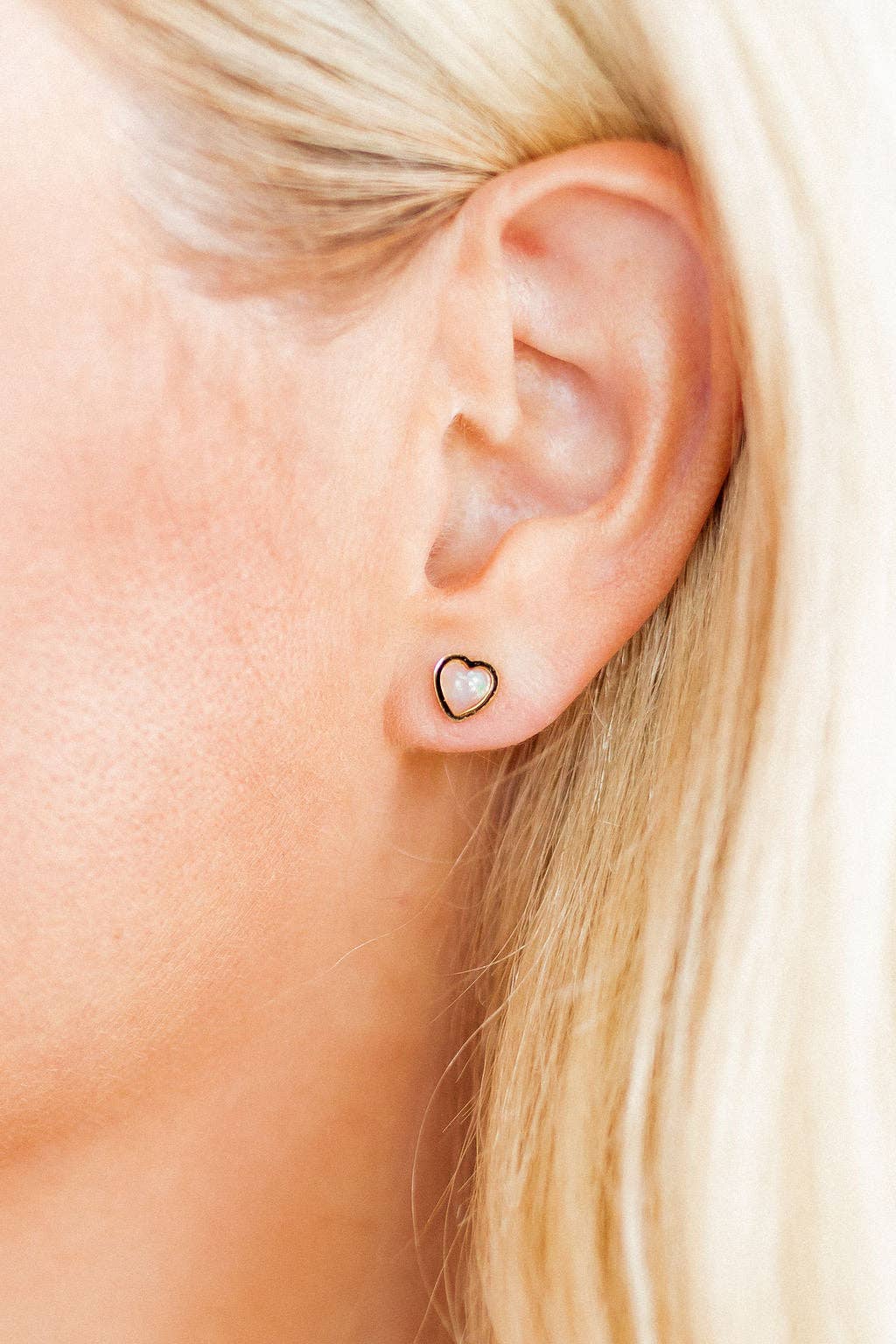 Screwback Stud Earrings - Tara - Light Pink