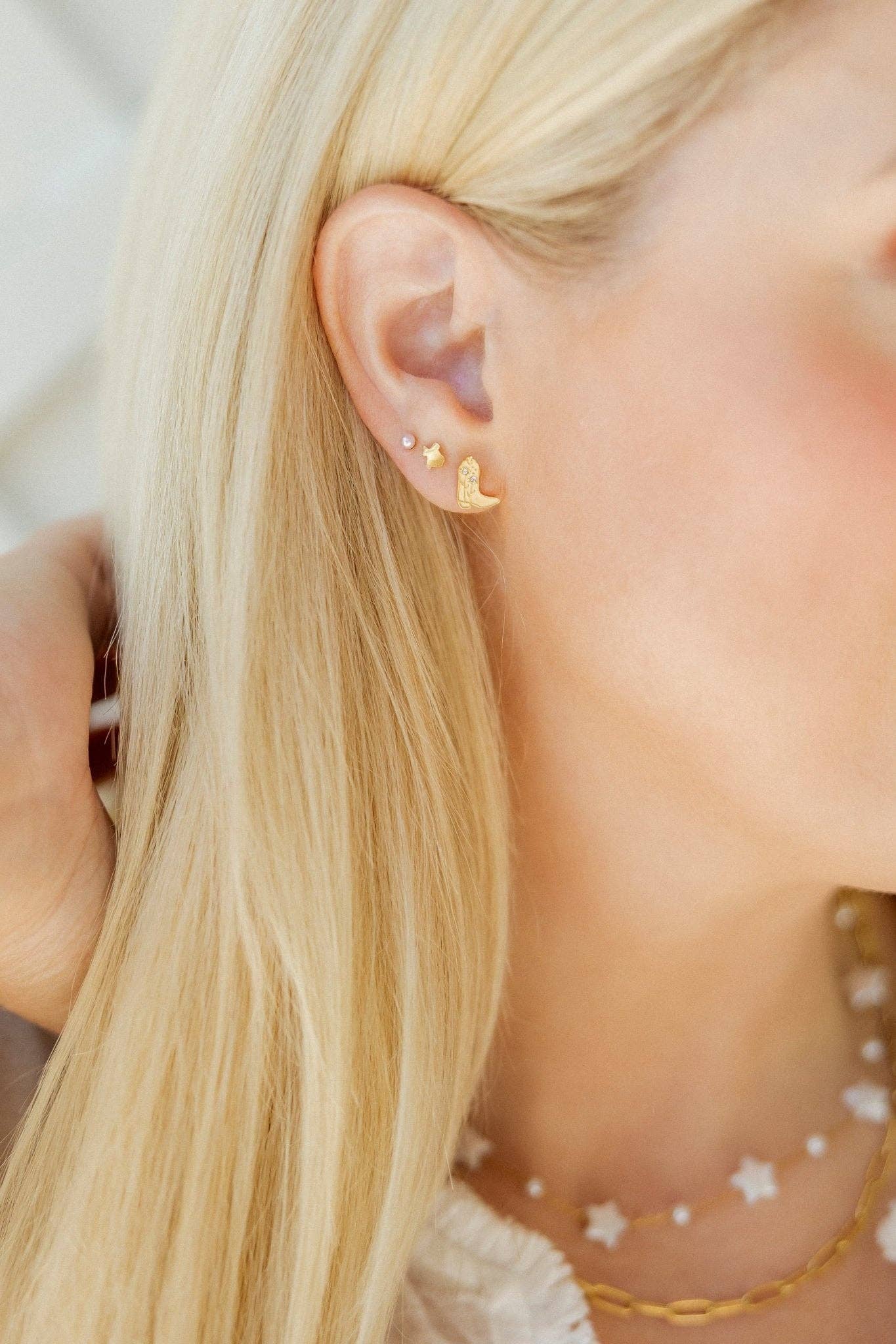 Screwback Stud Earrings - Daisy Cowgirl Boot