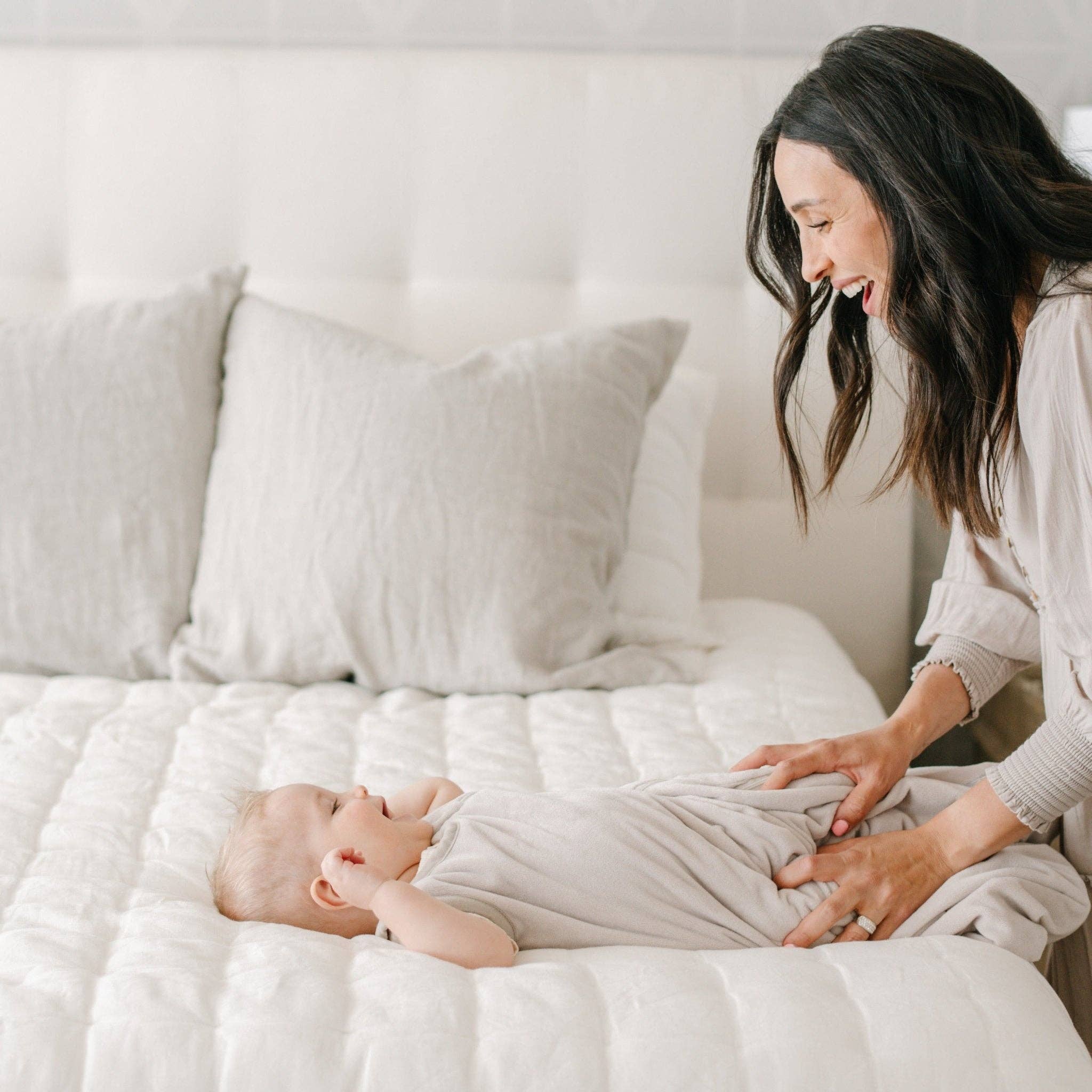 WEARABLE BLANKETS: Feather / Medium Minky