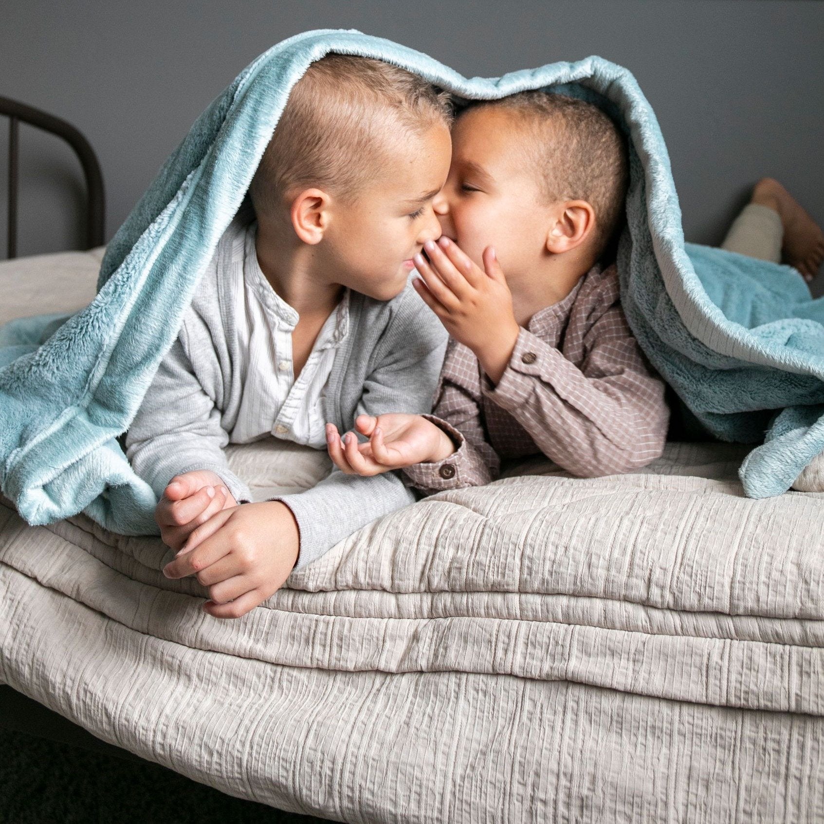 Saranoni Lush Receiving Blanket | Dew